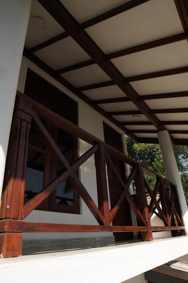 Surf Nest Hiriketiya Otel Dikwella Dış mekan fotoğraf