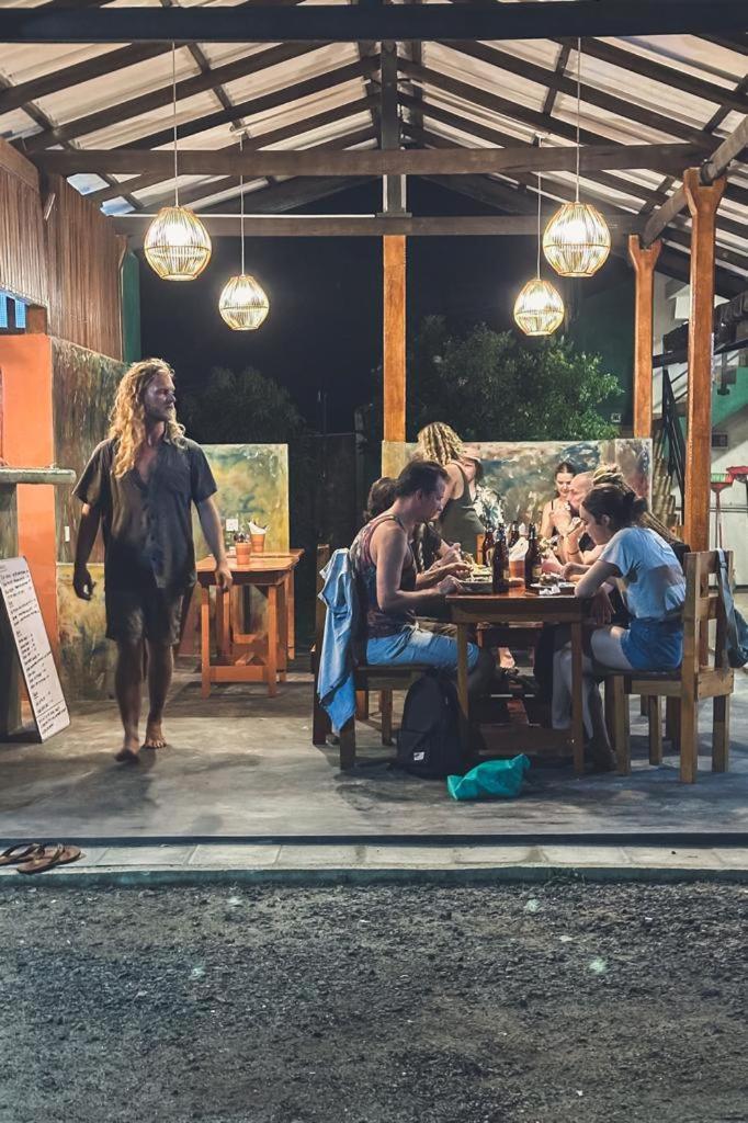 Surf Nest Hiriketiya Otel Dikwella Dış mekan fotoğraf